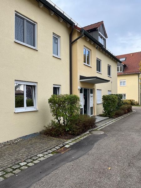 Gemütliche 2 Zi.wg. + ein Hobbyraum im Dachgeschoss!